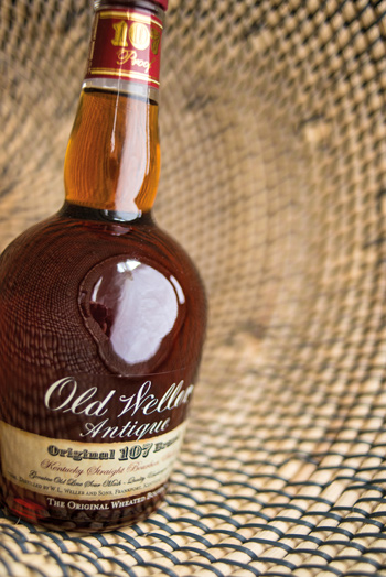 Bourbon Old Weller Antique 107