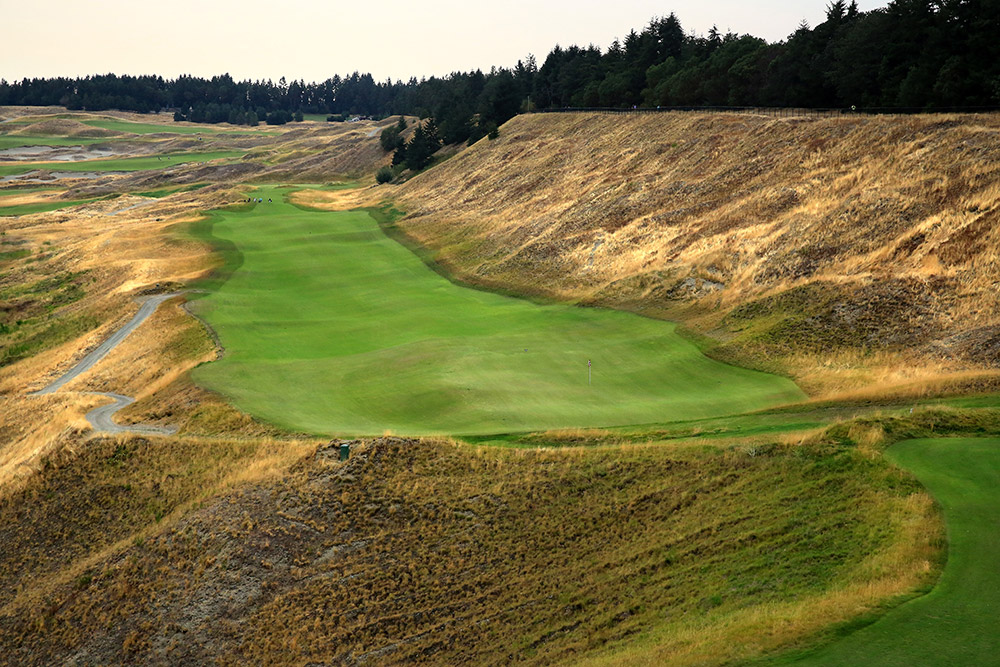 High Road/Low Road, 8th hole