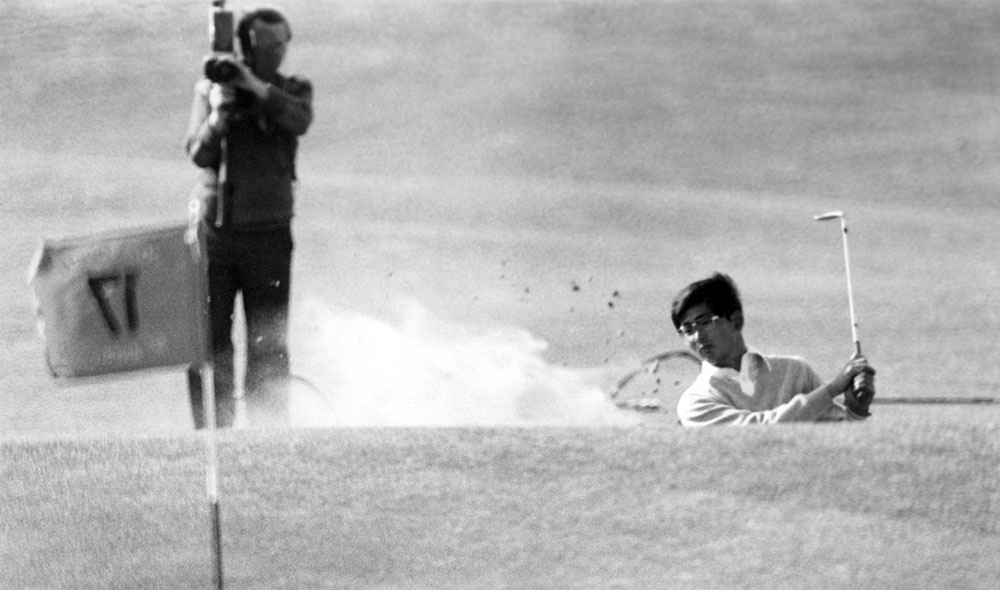 ‘Tommy’ Nakajima buries his Open chances in the Road Hole bunker