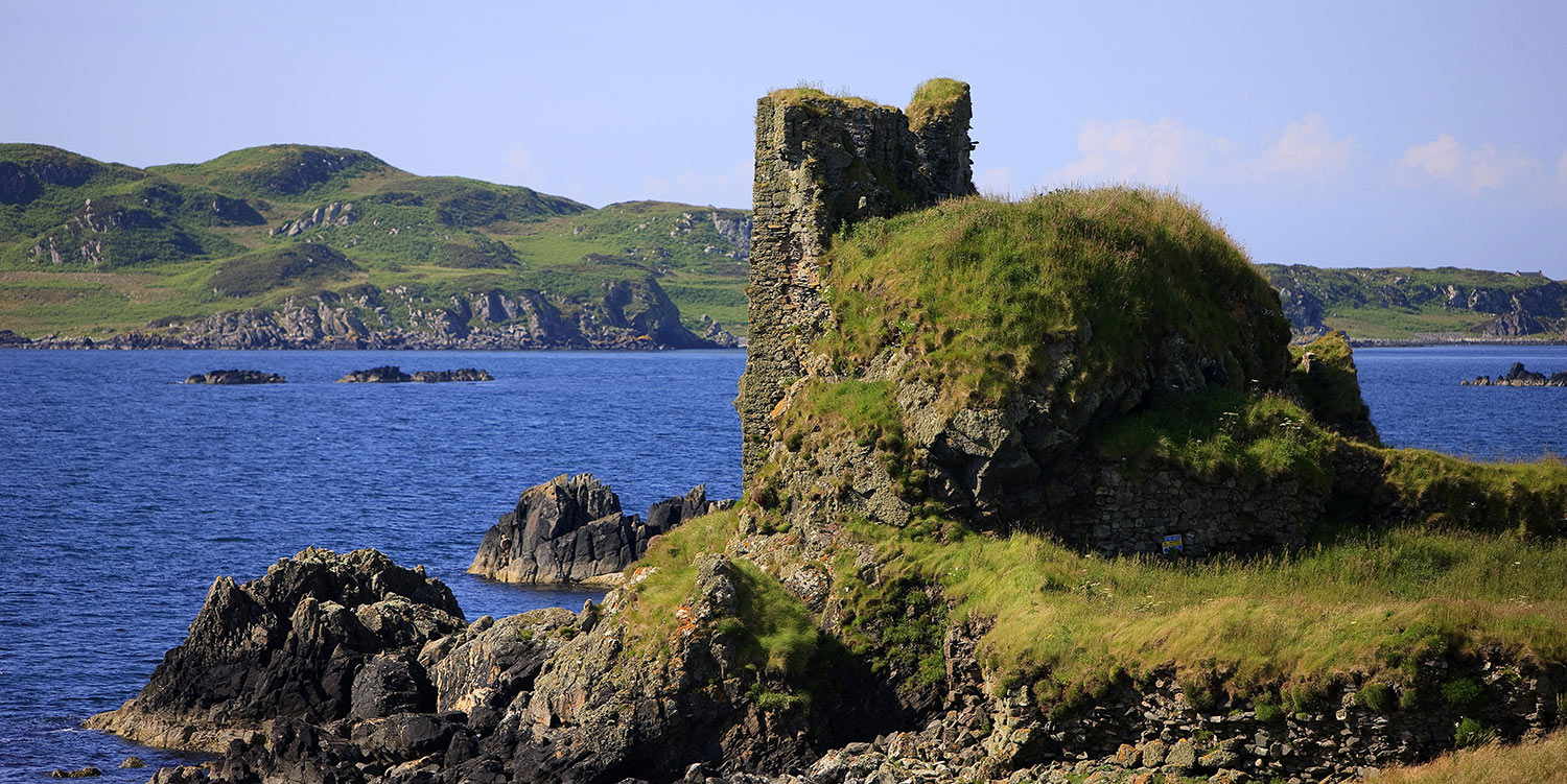 The ancient ruin of Dunyvaig Castle, once the naval HQ for the Lords of the Isles