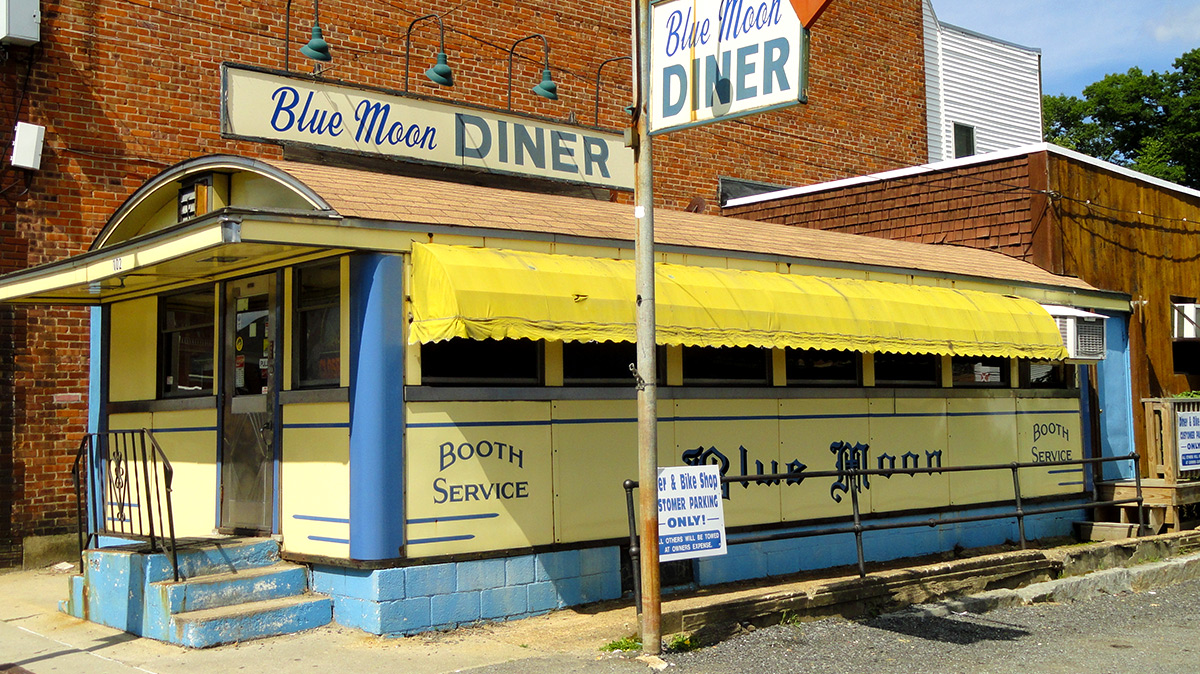 Example of a Worcester dining car